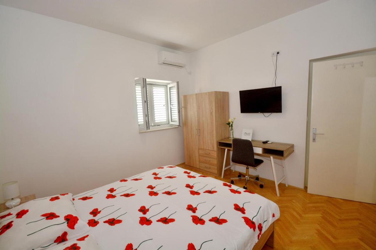 Apartman Dalmatia Apartment Jesenice  Exterior foto